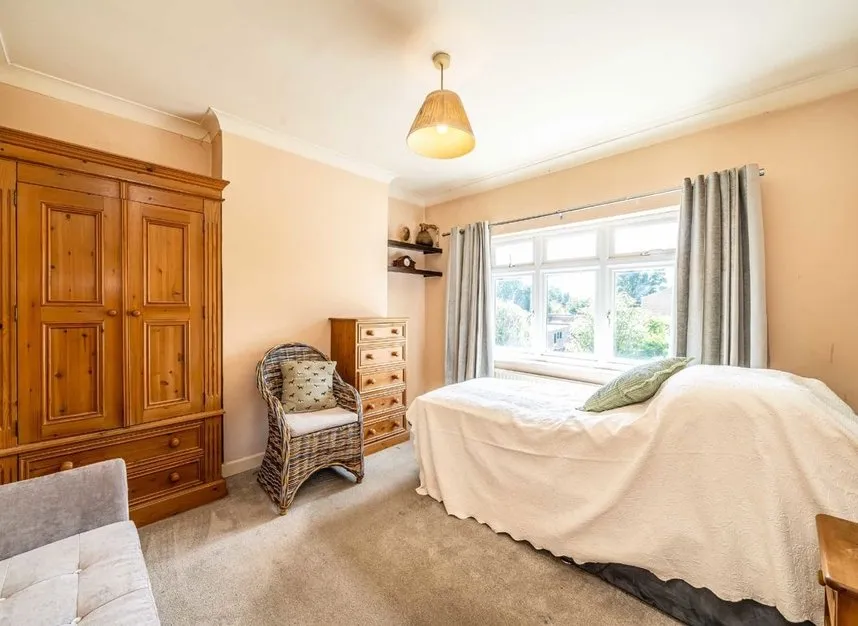 Broad Lane, Hampton, TW12, photo 7
