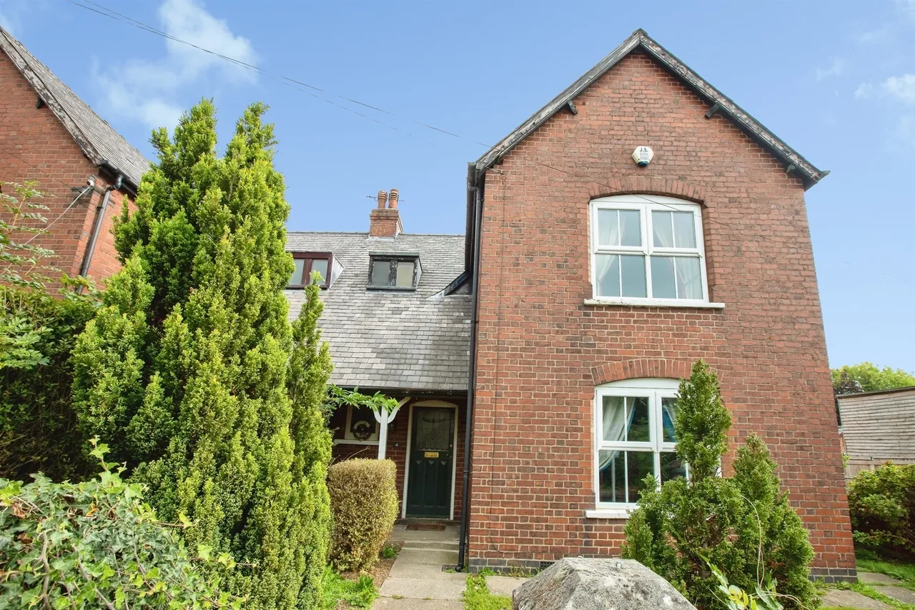 3 bed house for sale, High Street, Loscoe, DE75