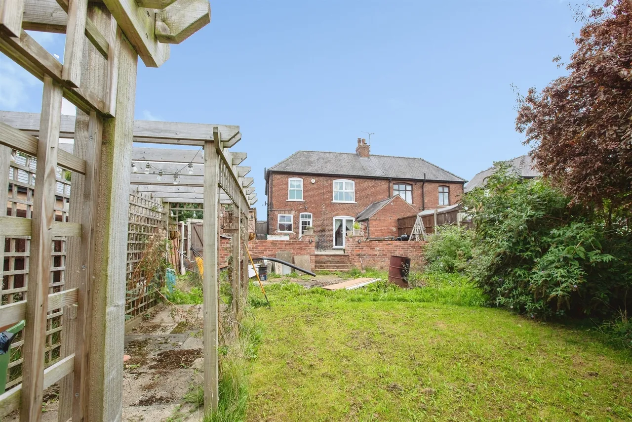 High Street, Loscoe, DE75, photo 22