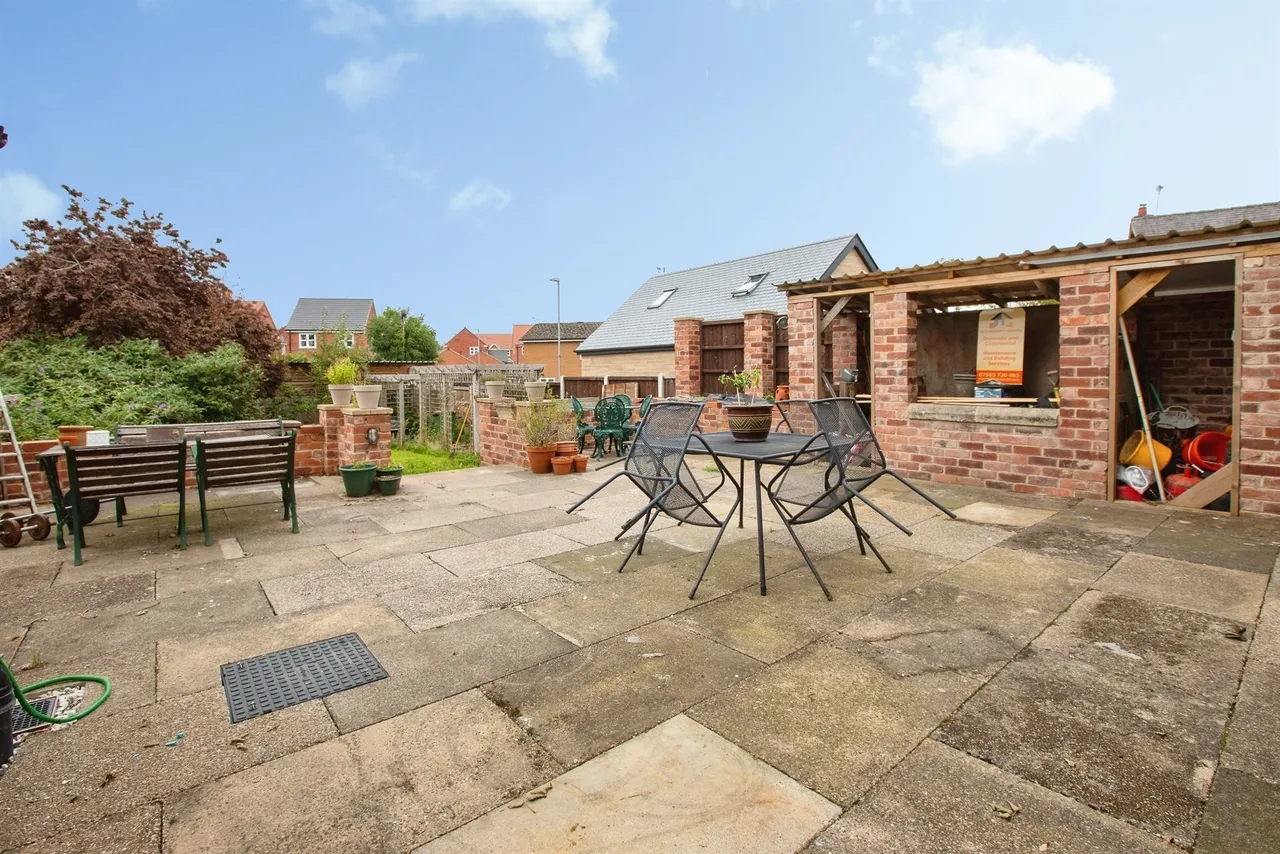 High Street, Loscoe, DE75, photo 18