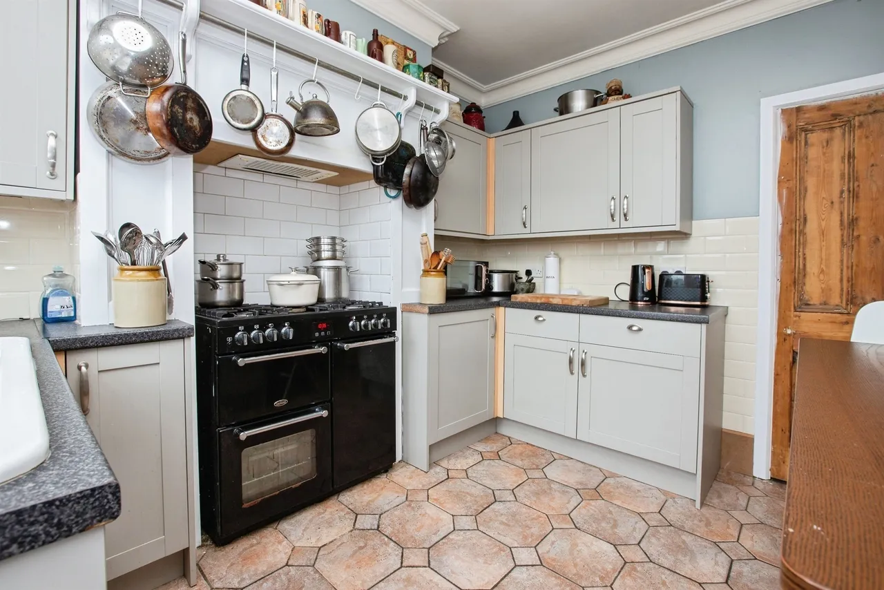 High Street, Loscoe, DE75, photo 8