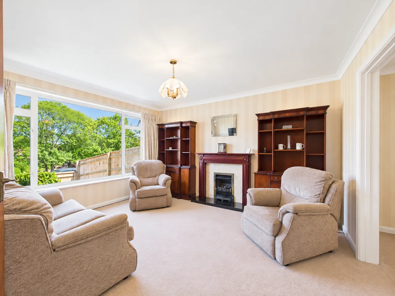 Hithercroft Road, High Wycombe, HP13, photo 2