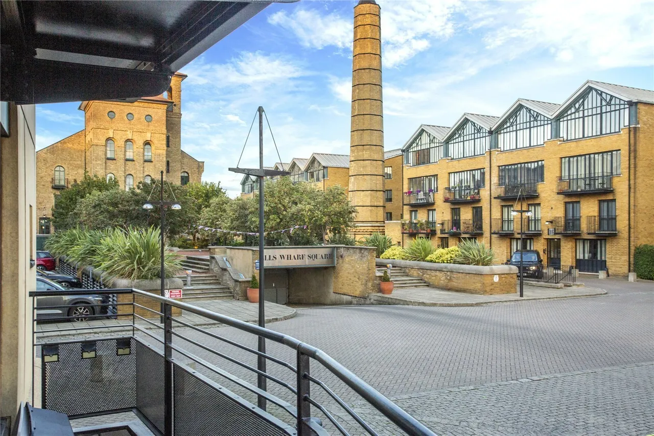 Burrells Wharf Square, London, E14, photo 7
