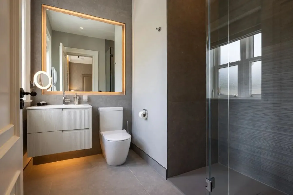 Glen Road, Cultra, BT18, photo 55