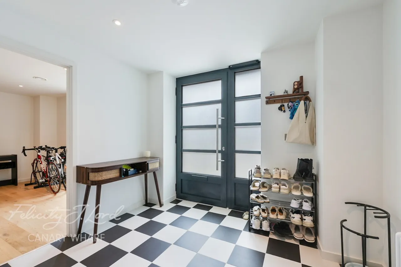 Orchard Place, London, E14, photo 15