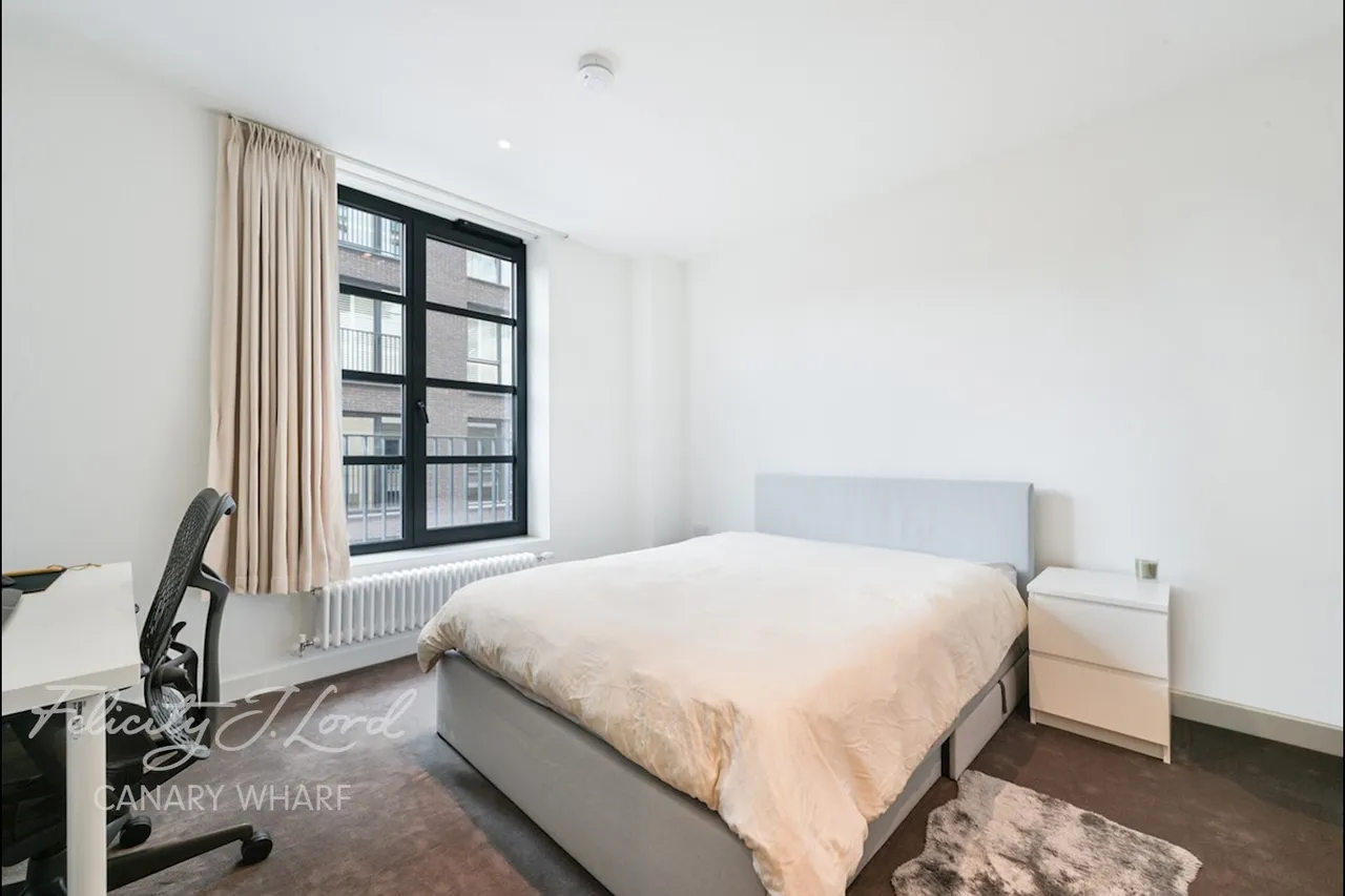Orchard Place, London, E14, photo 5