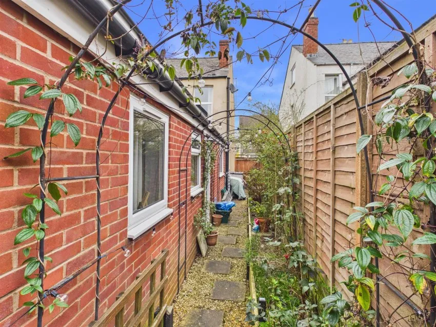 St. Pauls Road, Gloucester, photo 17