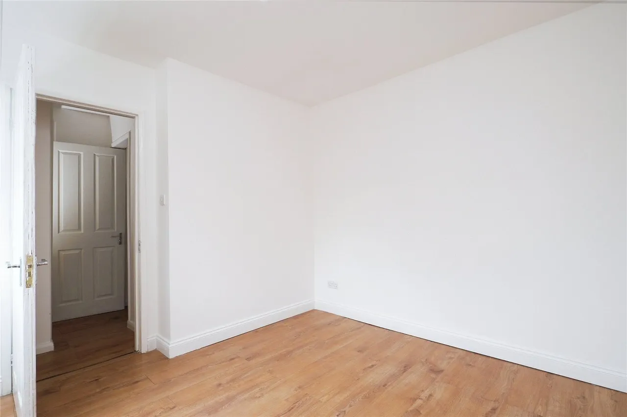Maypole, Clifton, Nottingham, NG11, photo 10