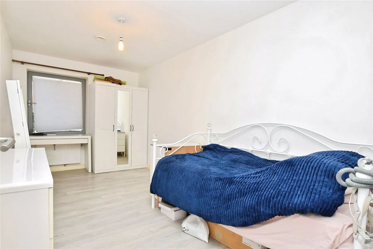 Aqua Court, Serpentine Close, Chadwell Heath, Romford, RM6, photo 8