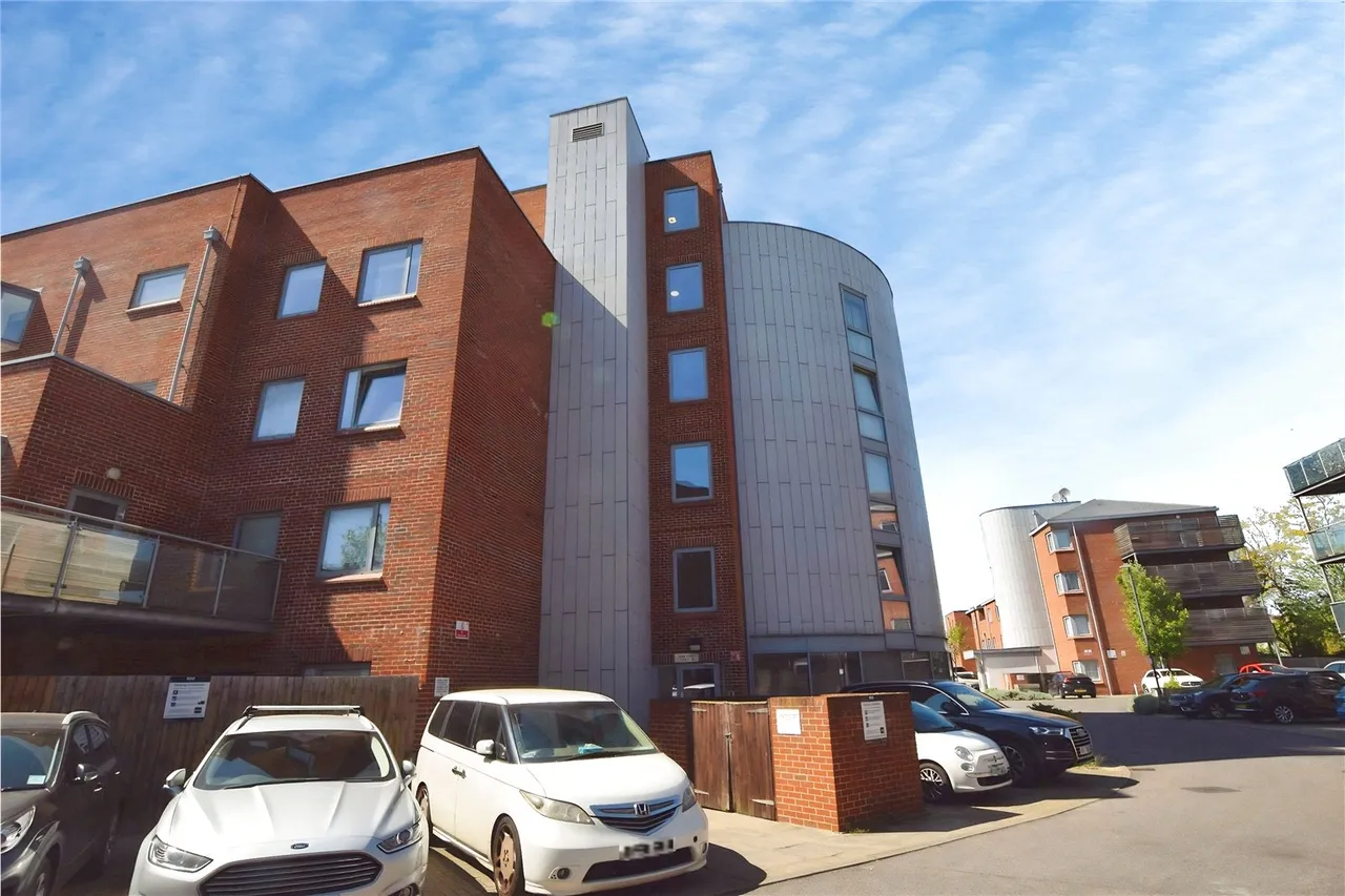 Aqua Court, Serpentine Close, Chadwell Heath, Romford, RM6, photo 5