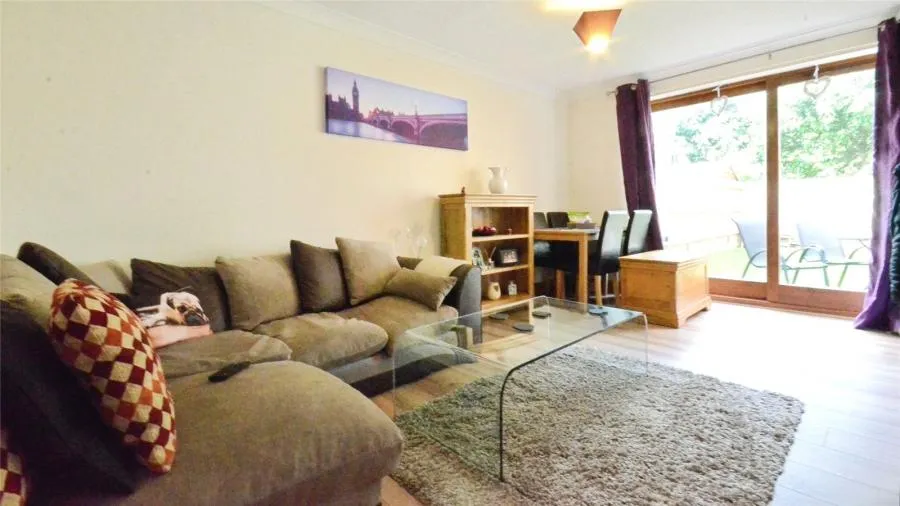 Challis Place, Bracknell, RG42, photo 2
