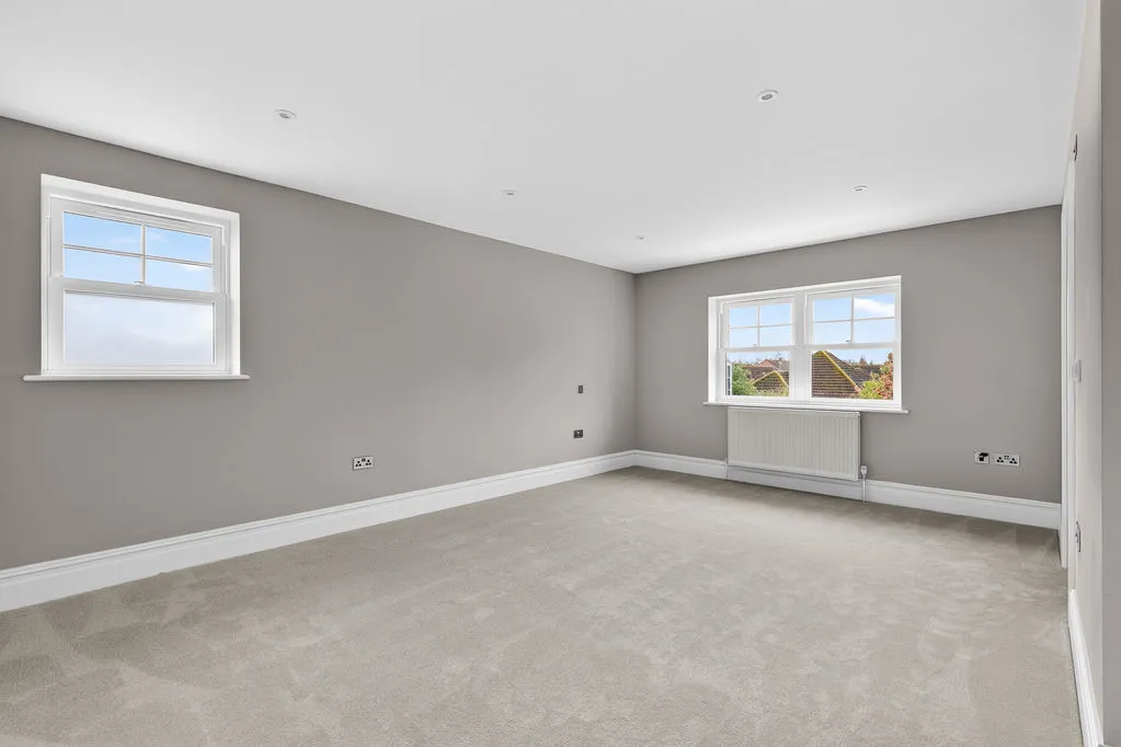 Queens Road, Hersham KT12 5LN, photo 10