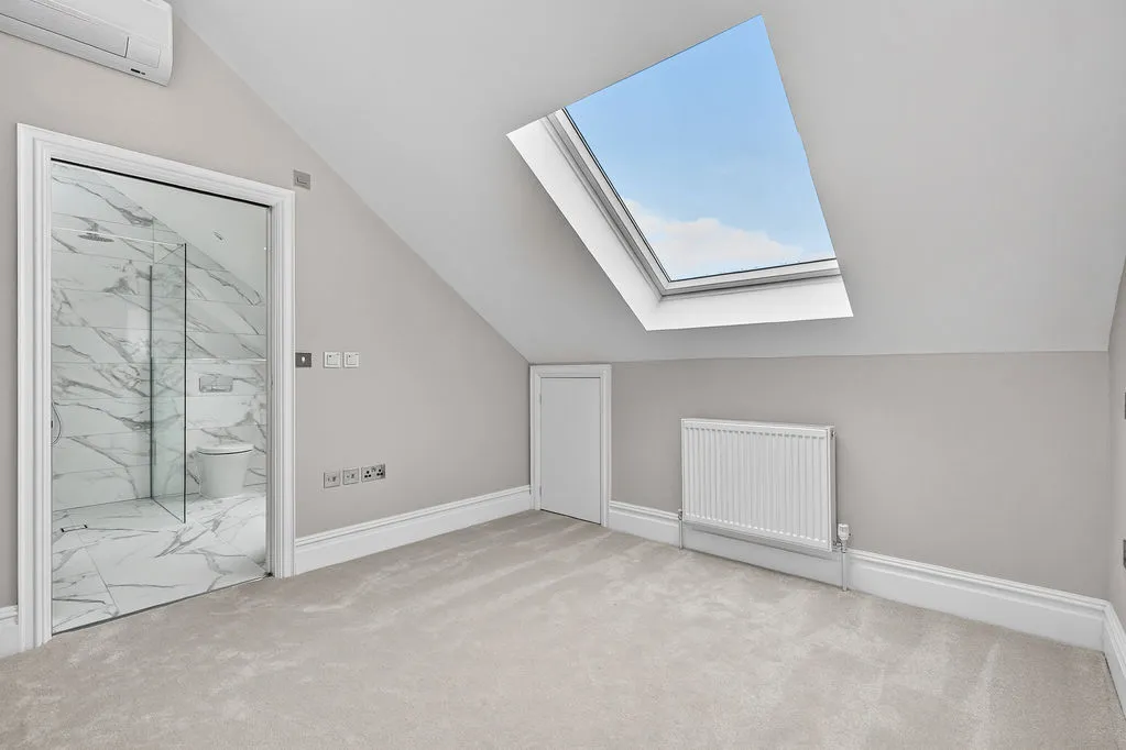 Queens Road, Hersham KT12 5LN, photo 14