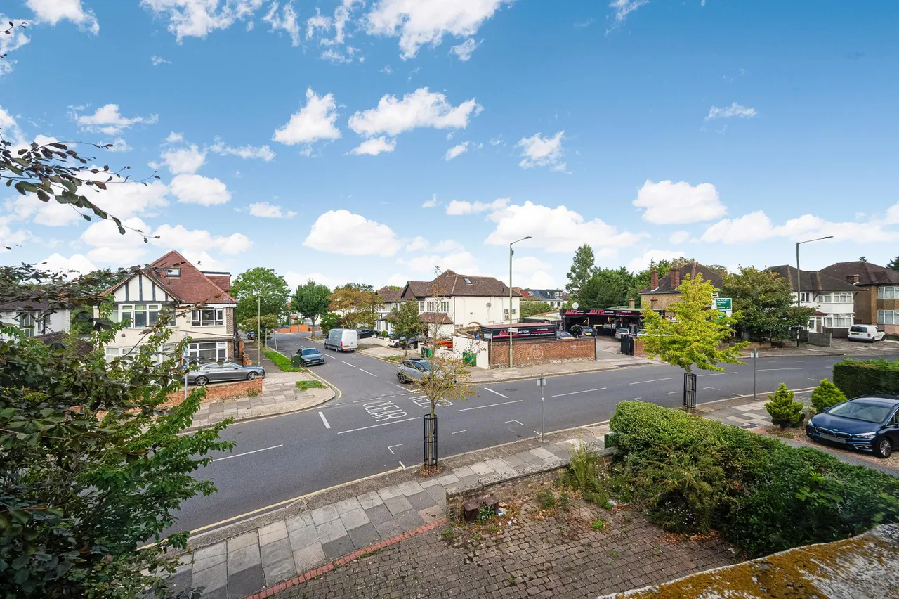 Station Road, Barnet, NW4, photo 17