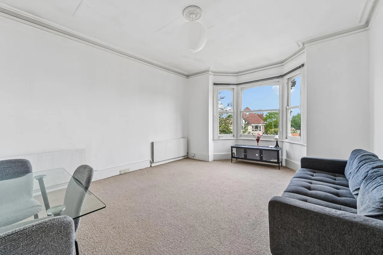 Station Road, Barnet, NW4, photo 2
