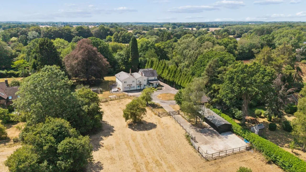 6 bed house for sale — Bellingdon, Chesham, Buckinghamshire, HP5 2UR