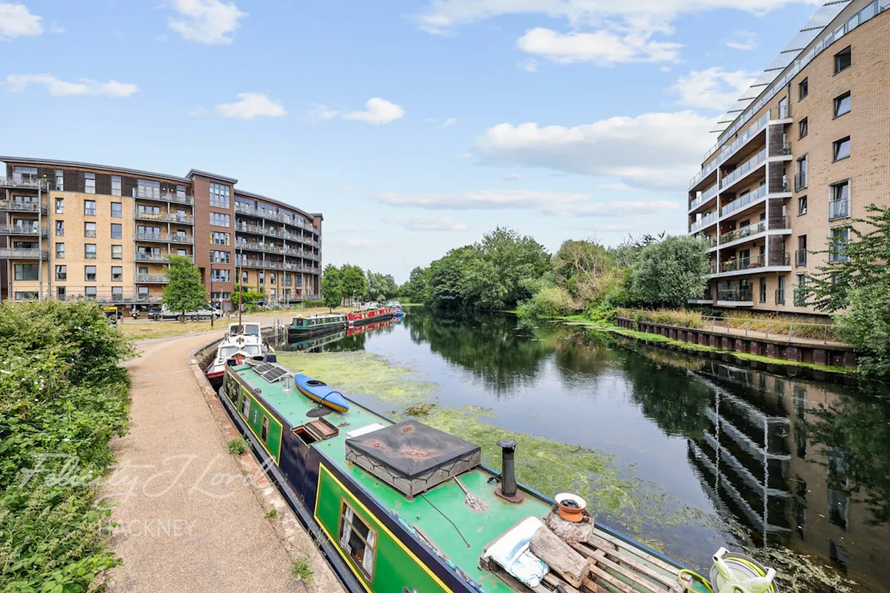 2 bed flat for sale, Southwold Road, London, E5