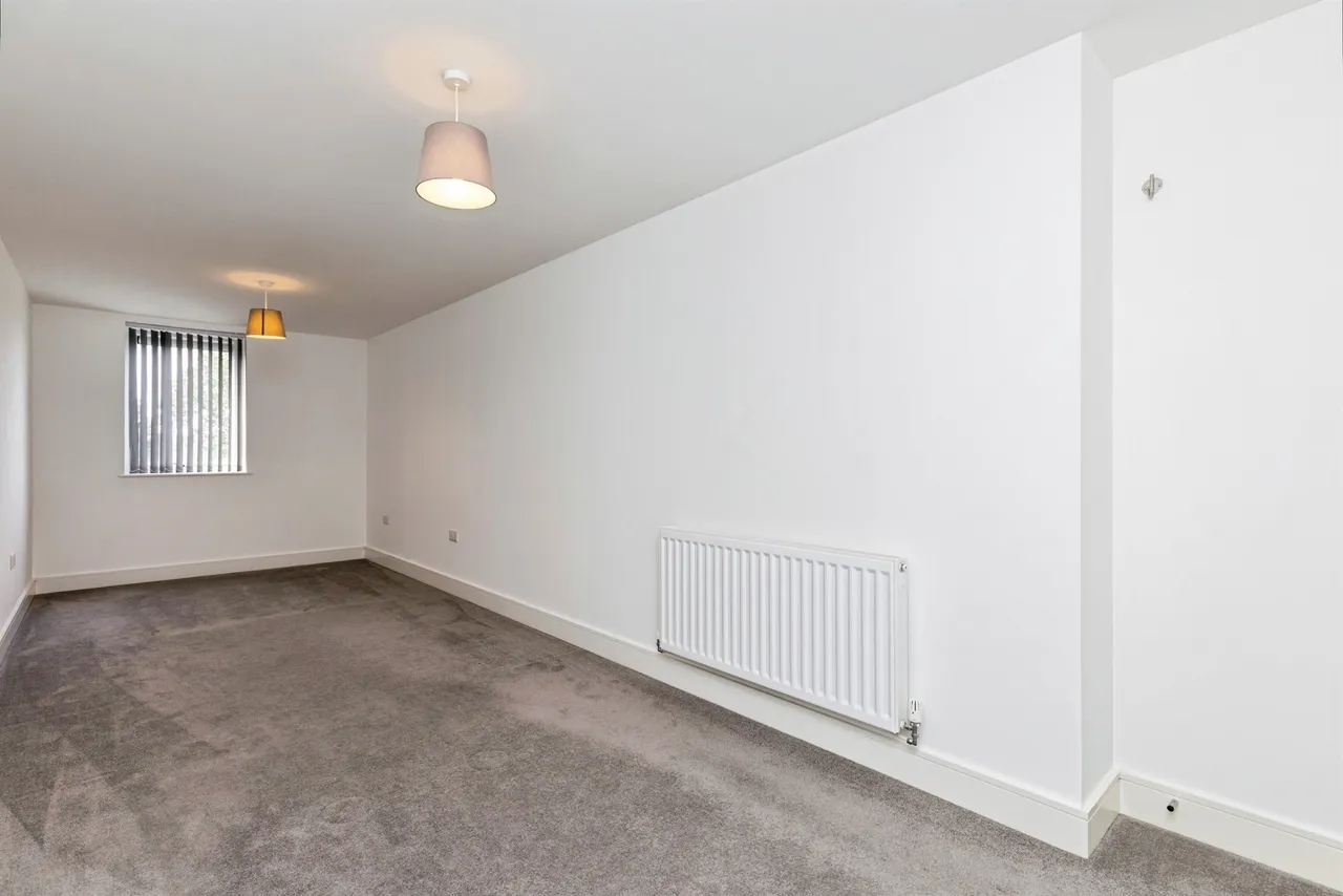 Russell Way, Crawley, photo 10