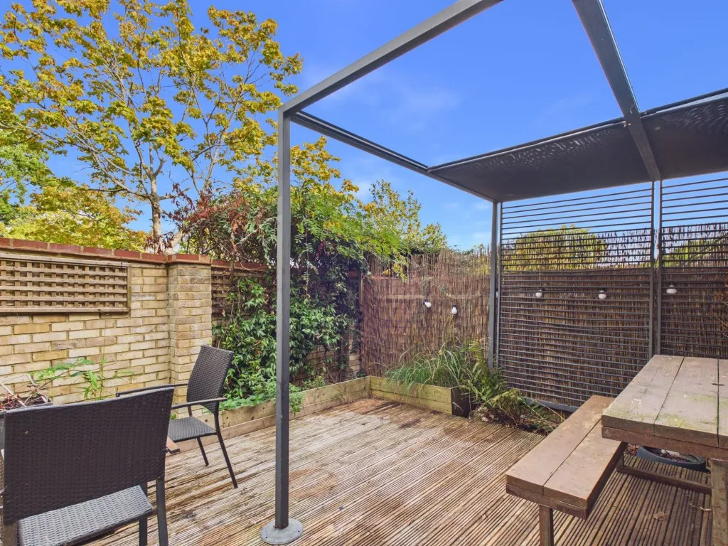 Maiden Place, Lower Earley, RG6, photo 13