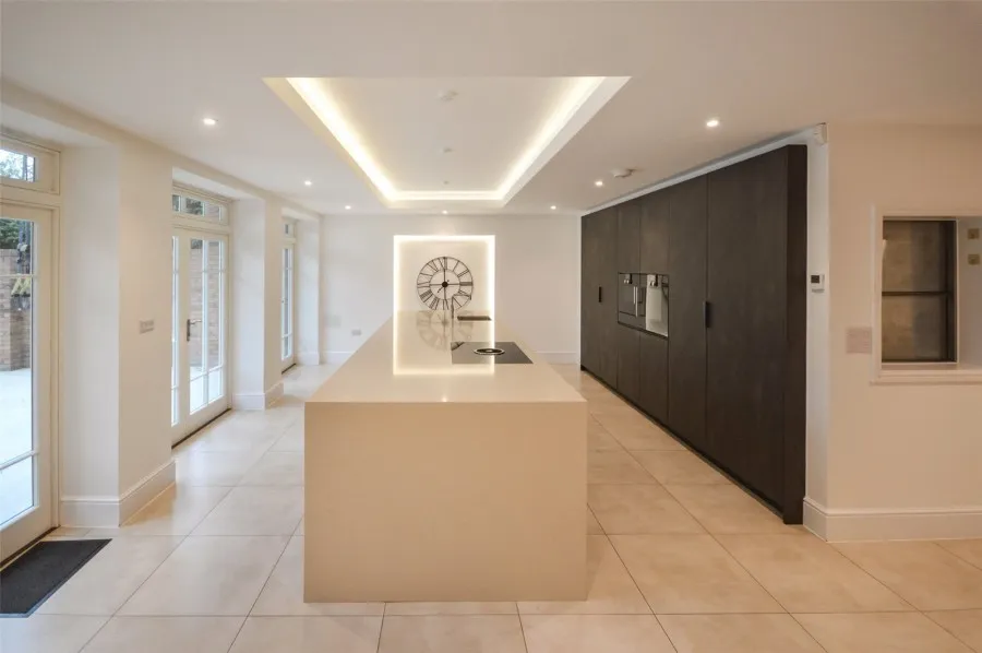 with 5 bedrooms in Rye Street, Bishops Stortford, CM23, photo 5
