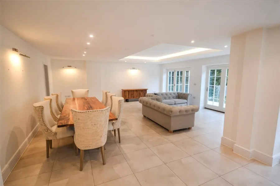 with 5 bedrooms in Rye Street, Bishops Stortford, CM23, photo 9