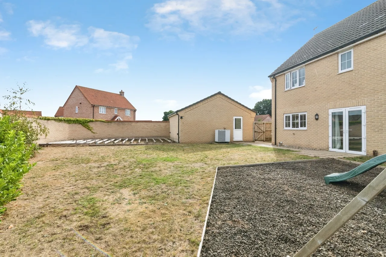 Blacksmiths Gardens, Thurlton, Norwich, Norfolk, NR14, photo 21