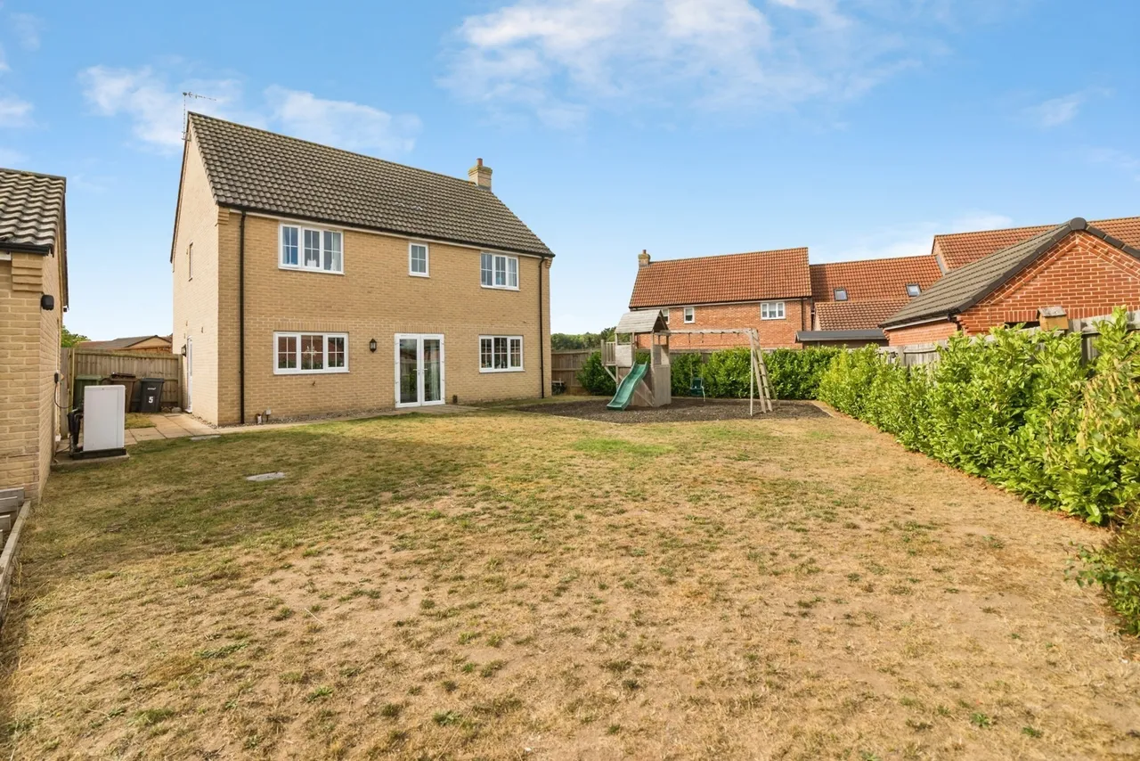 Blacksmiths Gardens, Thurlton, Norwich, Norfolk, NR14, photo 2