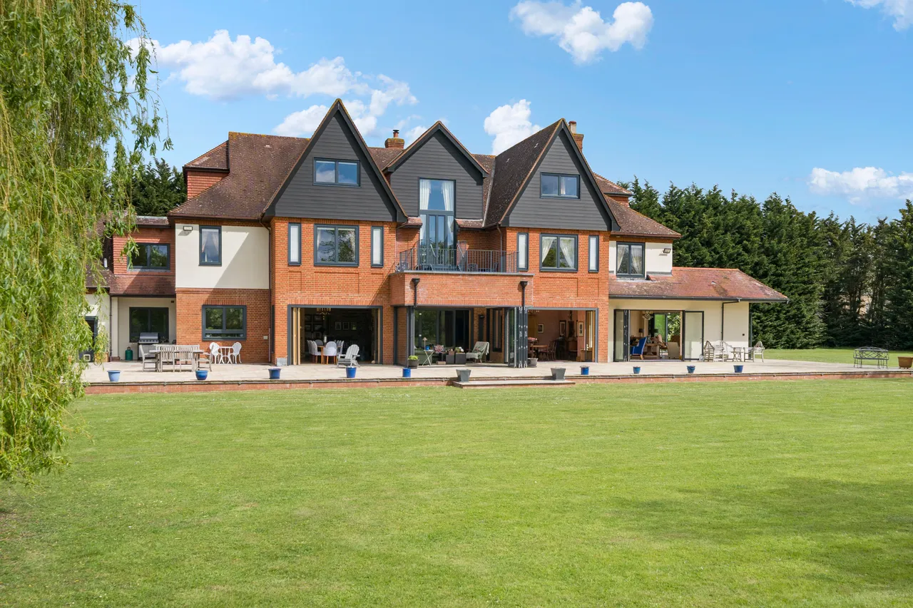 7 bed house for sale, Burfield Road, Windsor, SL4