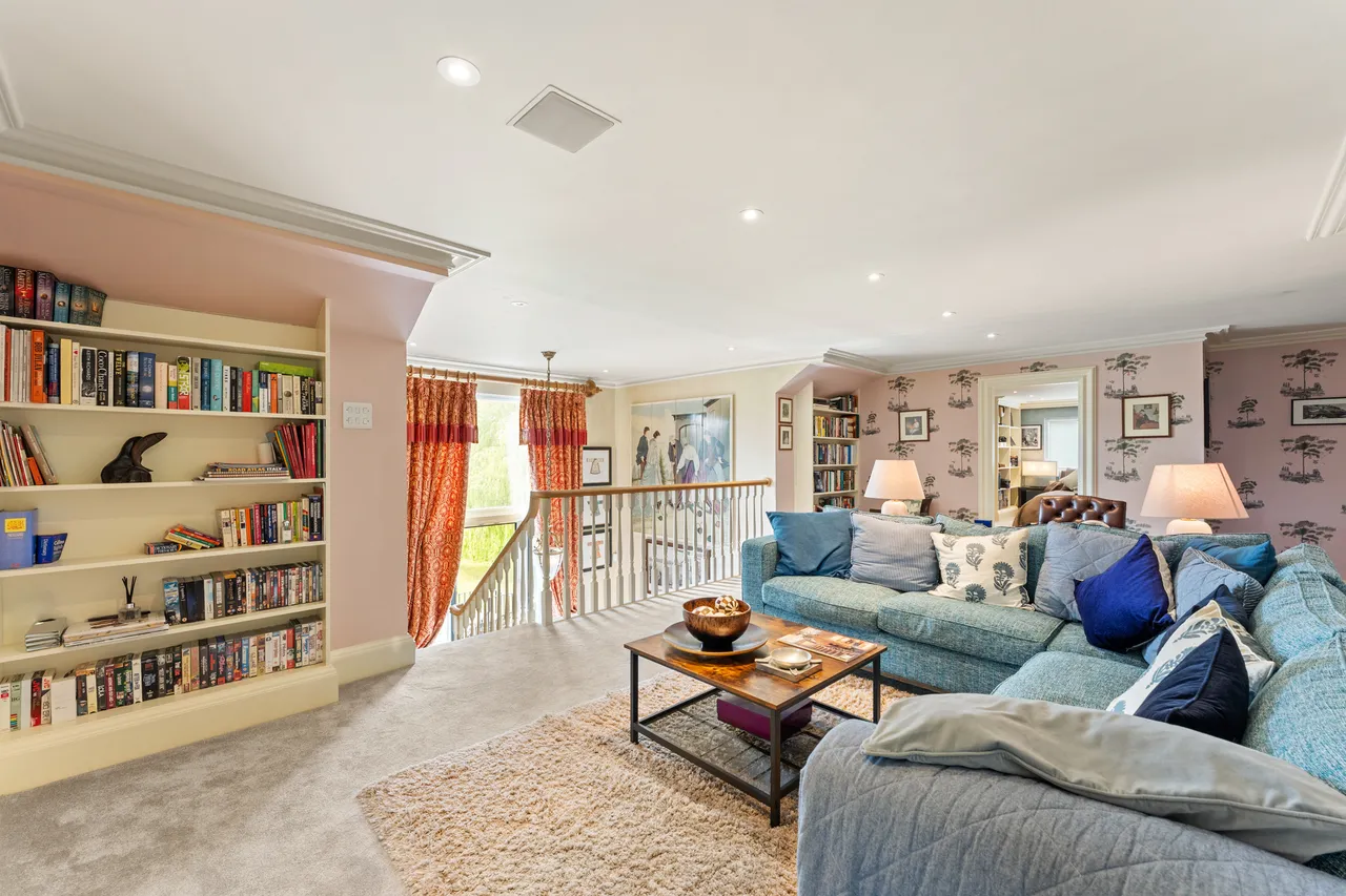 Burfield Road, Windsor, SL4, photo 12