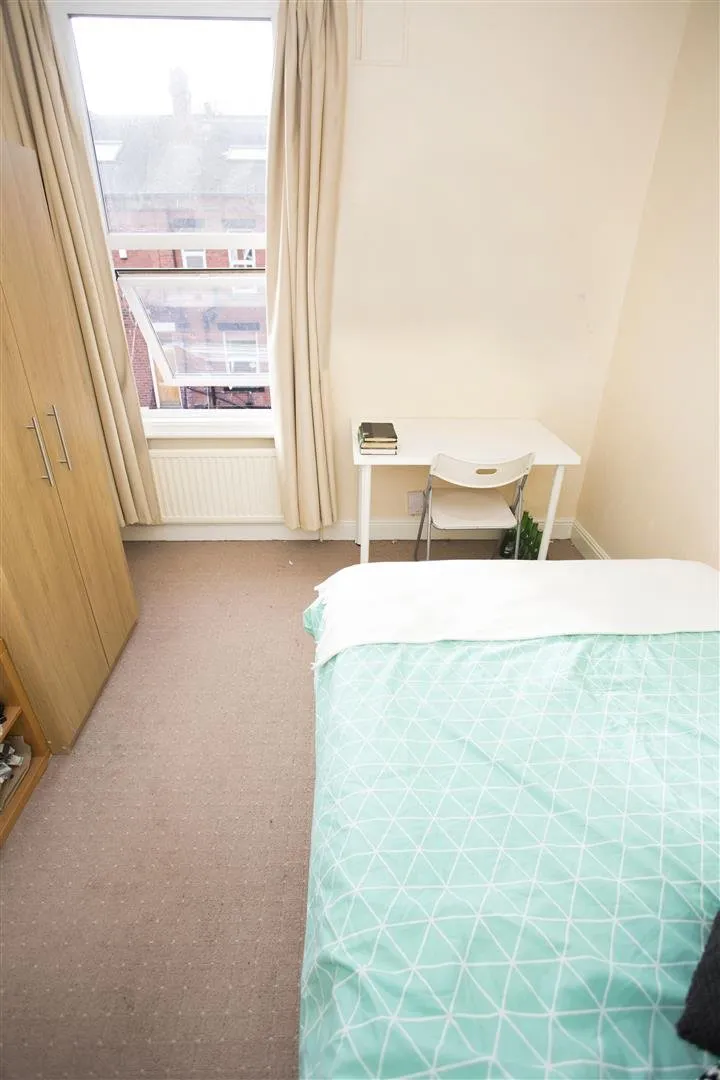Ash Road, Headingley, LS6, photo 5