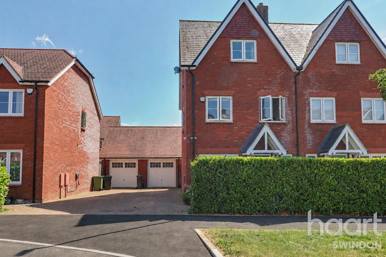 3 bed house for sale, Dearle Road, Swindon, SN25