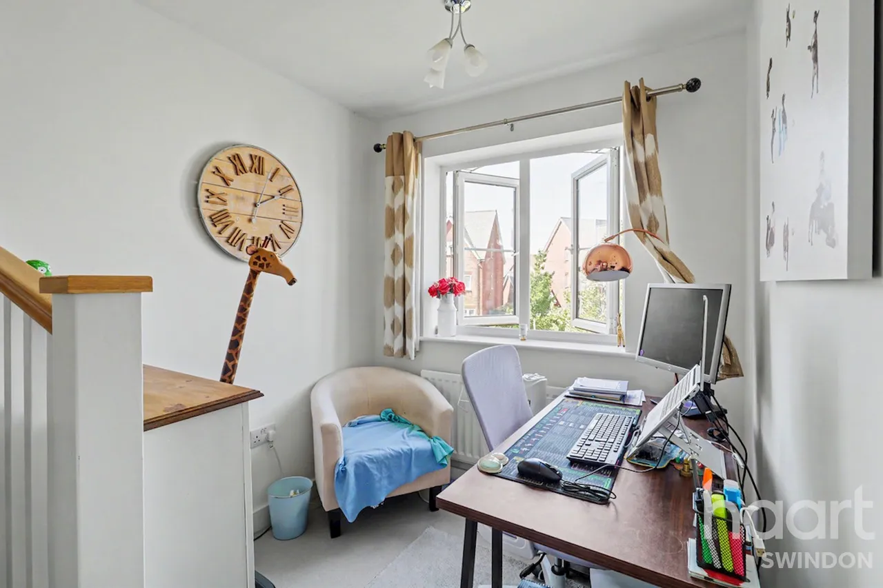 Dearle Road, Swindon, SN25, photo 8