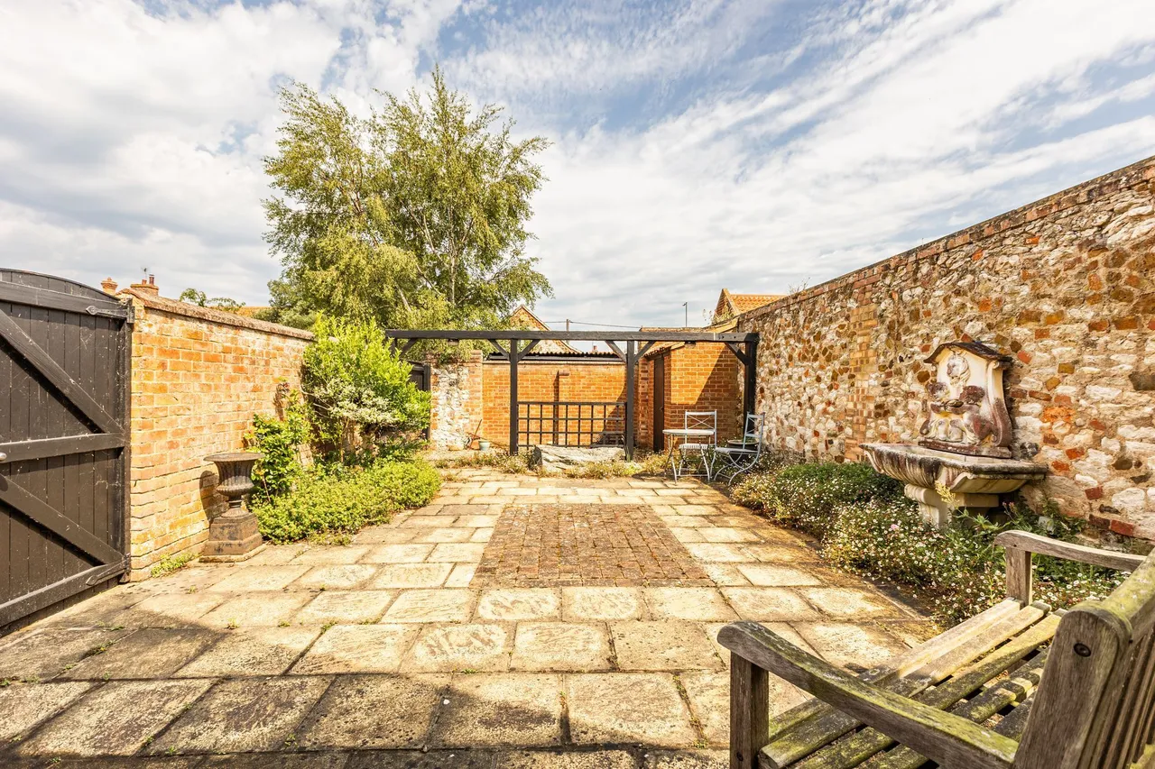 Charming Barn Conversion in Old Hunst, photo 15