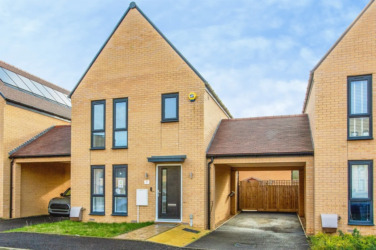 3 bed house for sale — Ayrton Street, West Cambourne, Cambridge