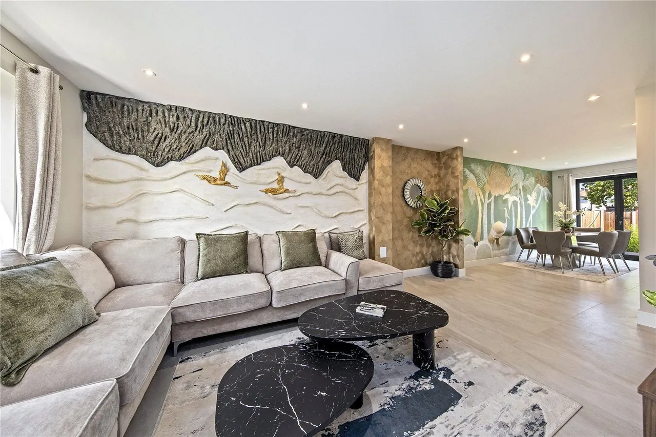 Field Road, Feltham, TW14, photo 2