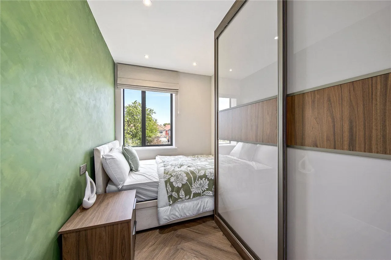 Field Road, Feltham, TW14, photo 11