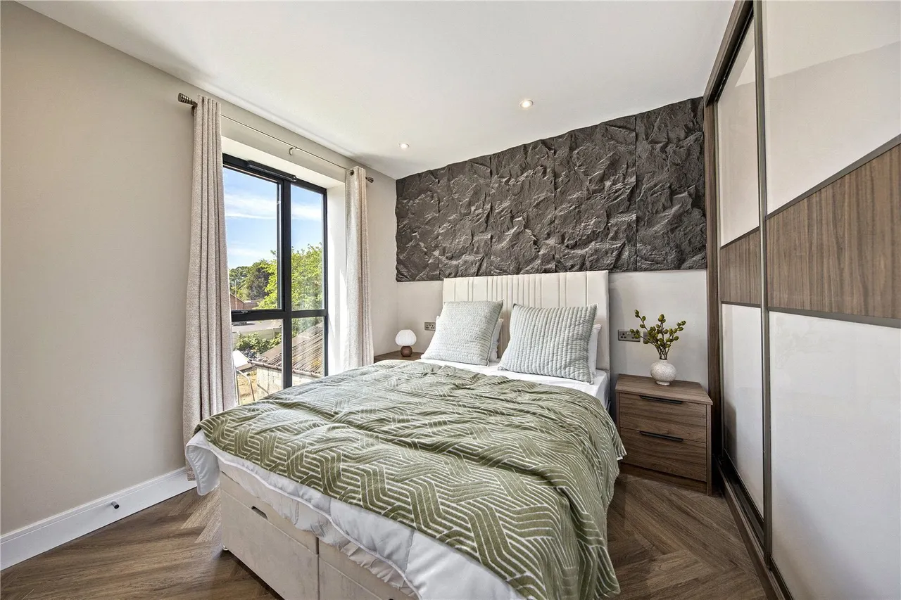 Field Road, Feltham, TW14, photo 9