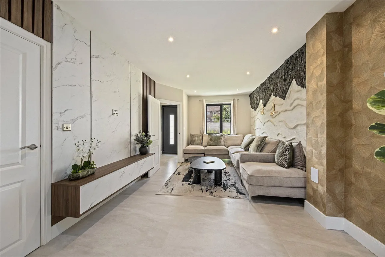Field Road, Feltham, TW14, photo 5