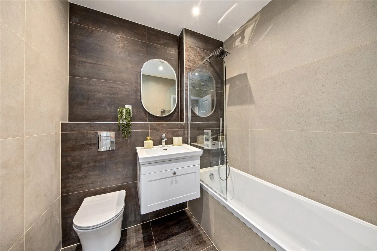 Field Road, Feltham, TW14, photo 14