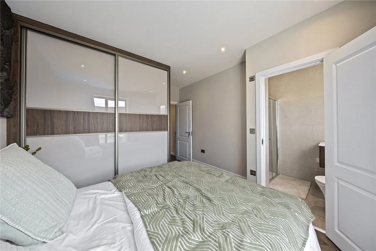 Field Road, Feltham, TW14, photo 10