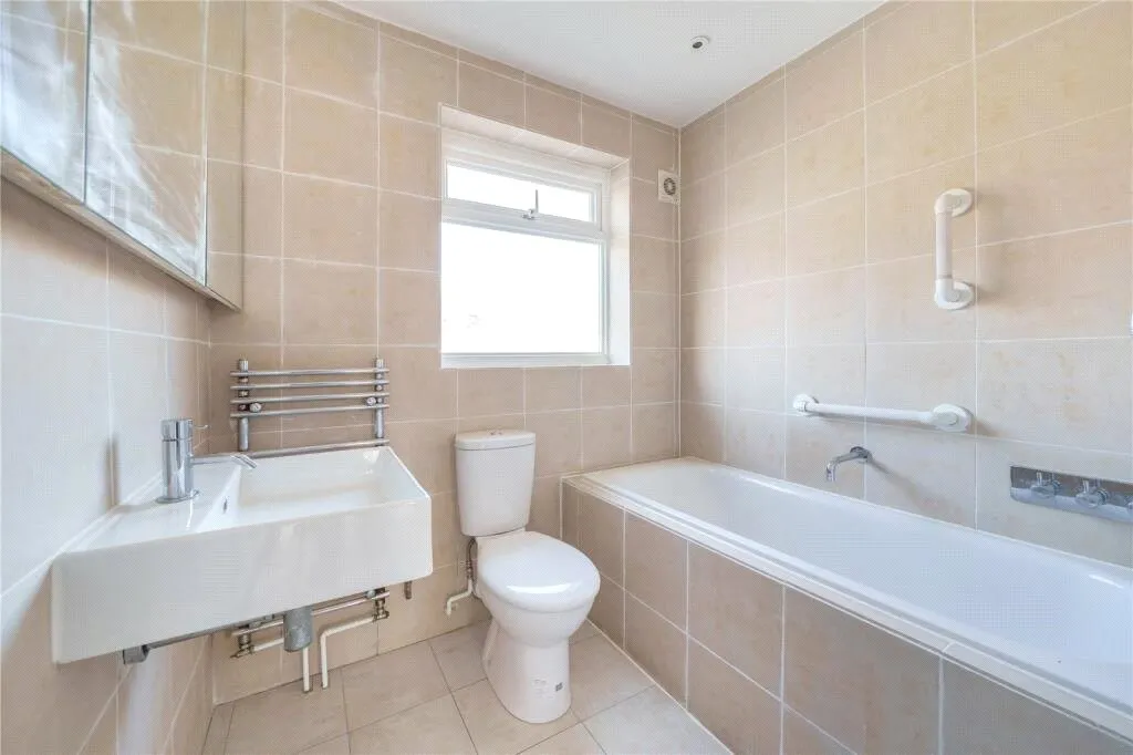 Lincoln Avenue, Twickenham, TW2, photo 5