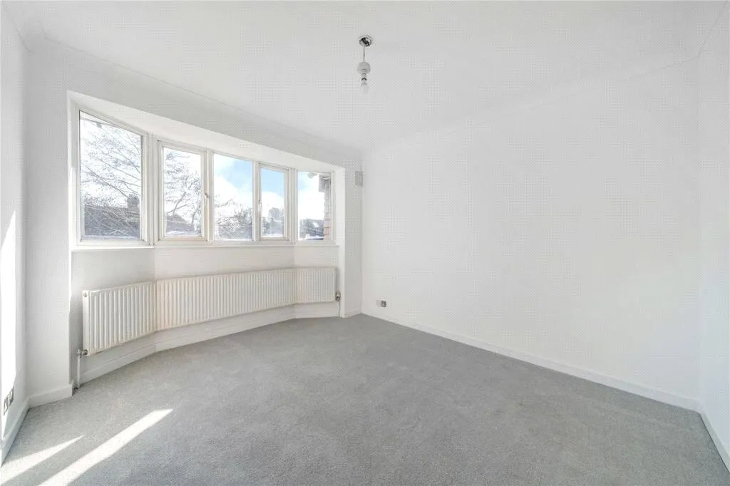 Lincoln Avenue, Twickenham, TW2, photo 3