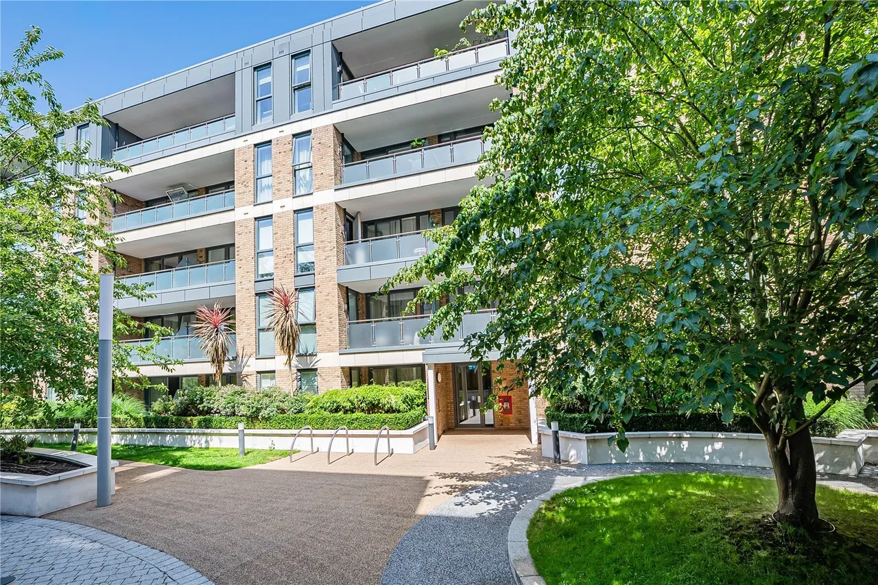 2 bed flat for sale, Levett Square, Kew, TW9