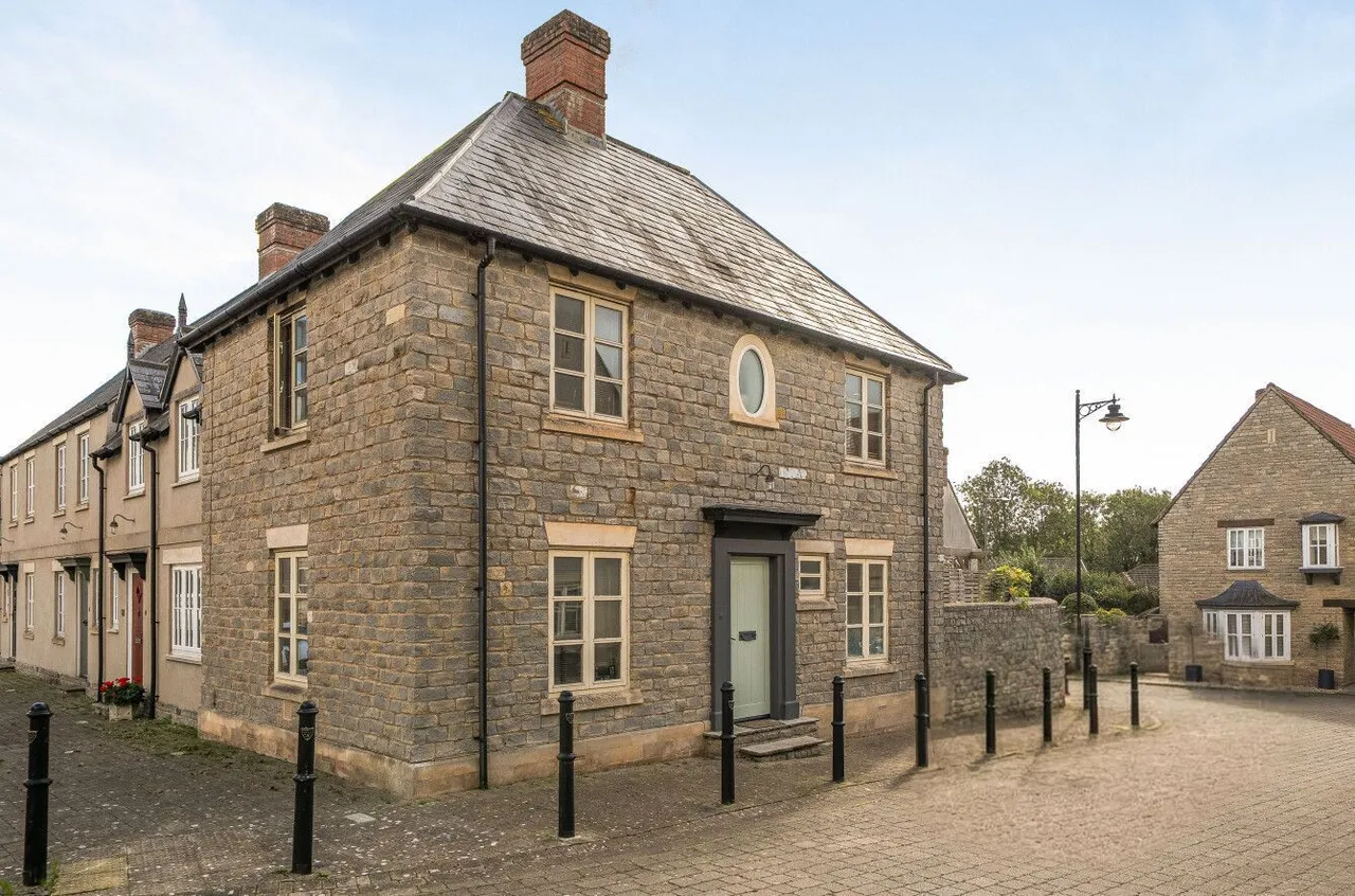 3 bed house for sale, Blackberry Way, Midsomer Norton, BA3