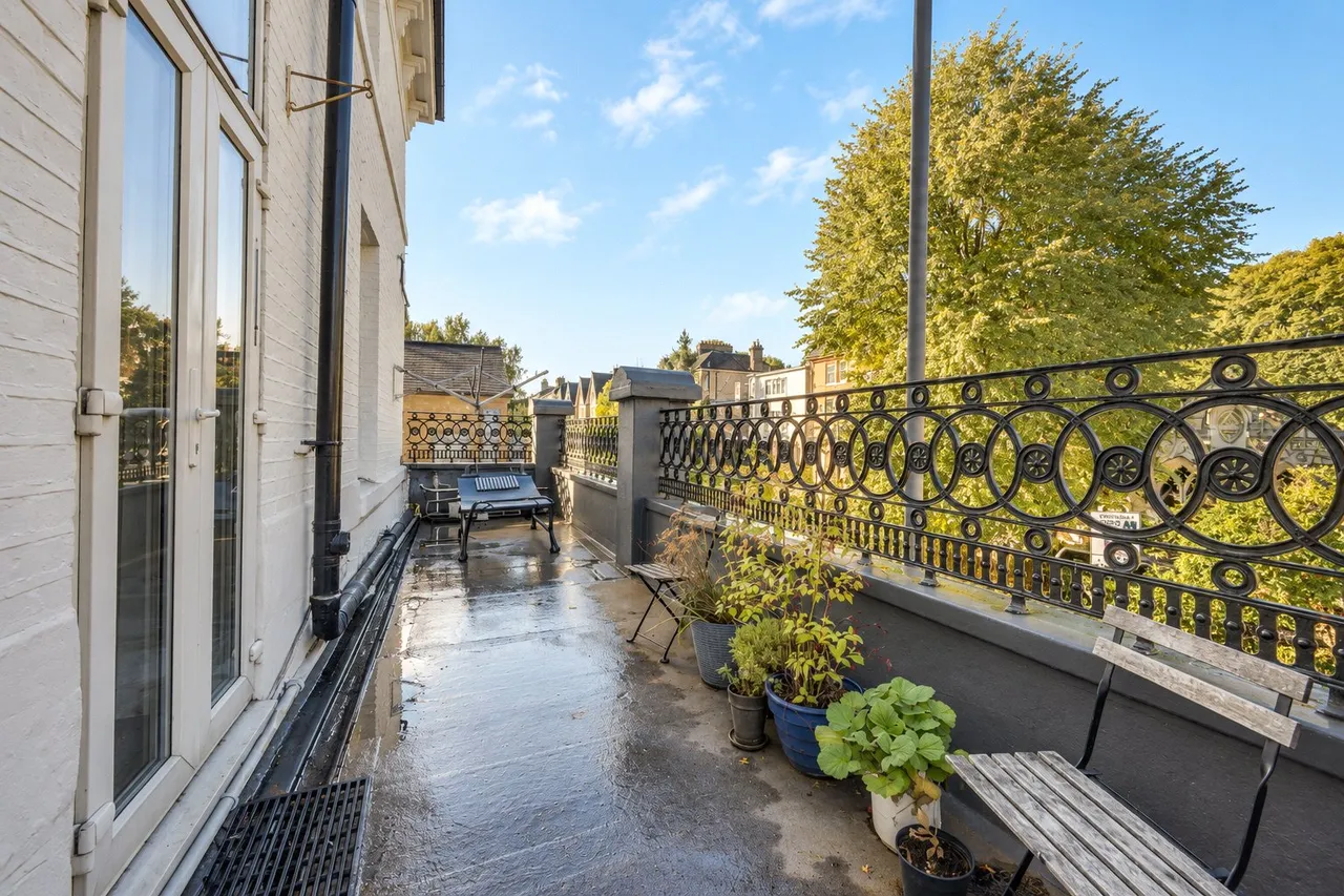 Upper Richmond Road, London, SW15, photo 14
