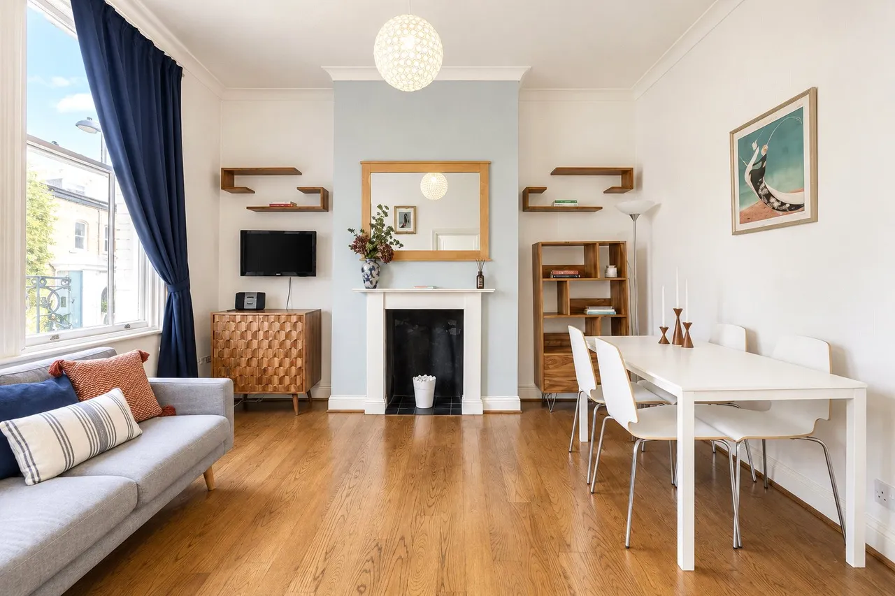 Upper Richmond Road, London, SW15, photo 4