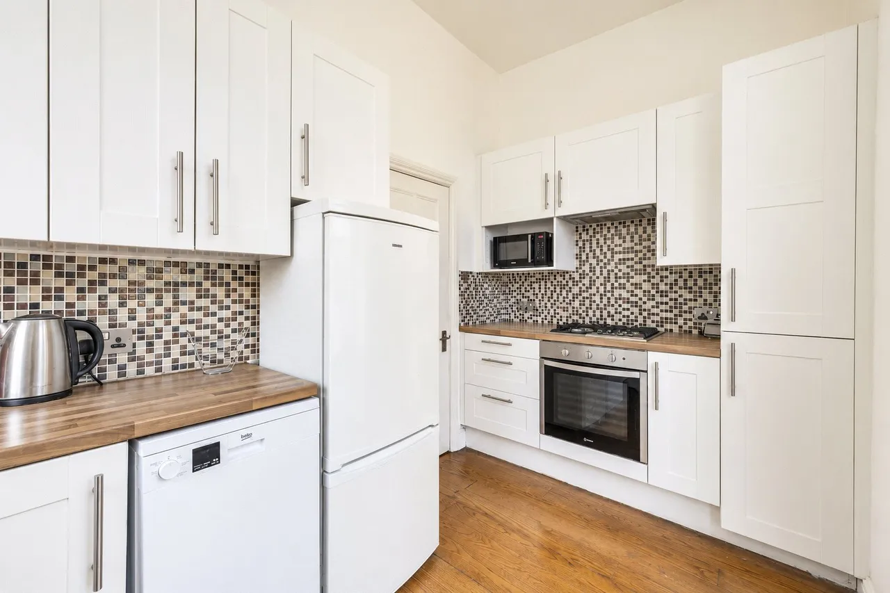 Upper Richmond Road, London, SW15, photo 6