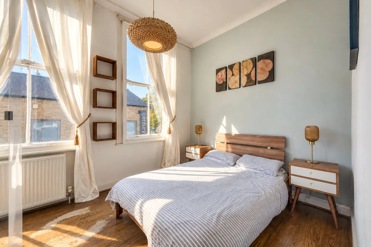 Upper Richmond Road, London, SW15, photo 9