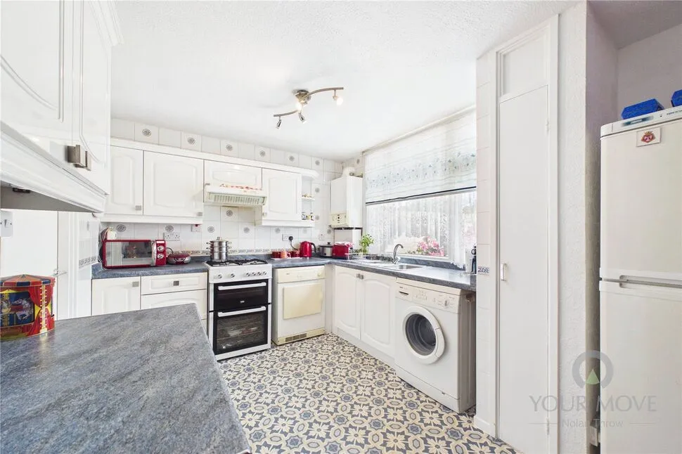 Longueville Court, Lumbertubs, Northampton, NN3, photo 3
