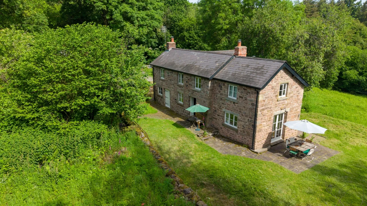 3 bed house for sale, Pen-Y-Fan, The Narth, NP25